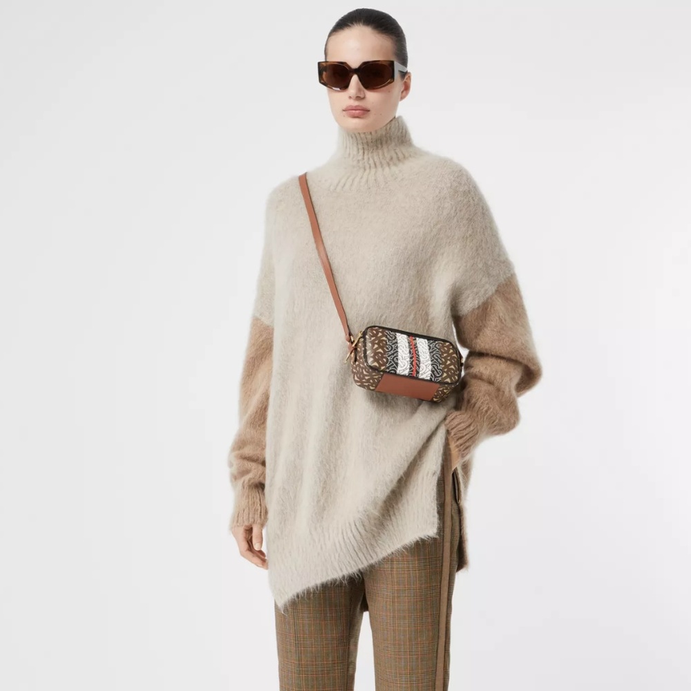 Host Pick!!⚡️Burberry Mini E-canvas Camera Bag - Picture 3 of 8